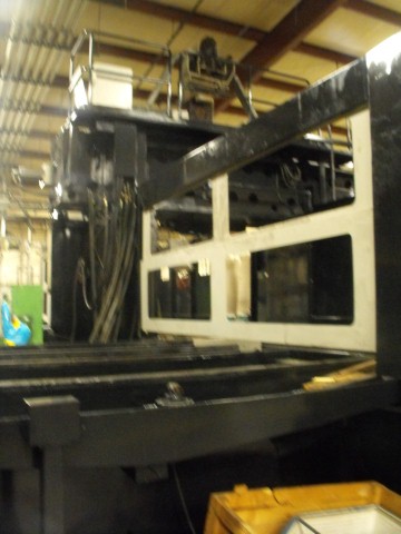 Mazak Versatech V100 2-Pallet CNC Vertical bridge style Machining Center CNC Mill For Sale